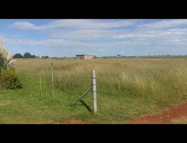 FARM FOR SALE IN AGRICULTURAL HOLDING 400